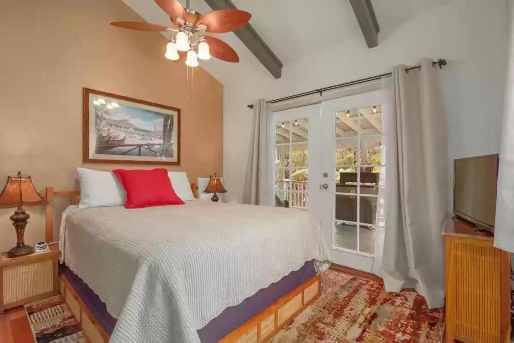 Hau'Oli Place Tiki Cottage In ボルケーノ エクステリア 写真
