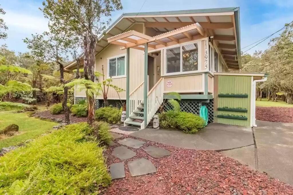 Hau'Oli Place Tiki Cottage In ボルケーノ エクステリア 写真